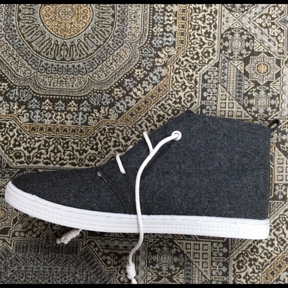 Soho Circus Sam Edelman gray high top sneaker - Picture 2 of 7